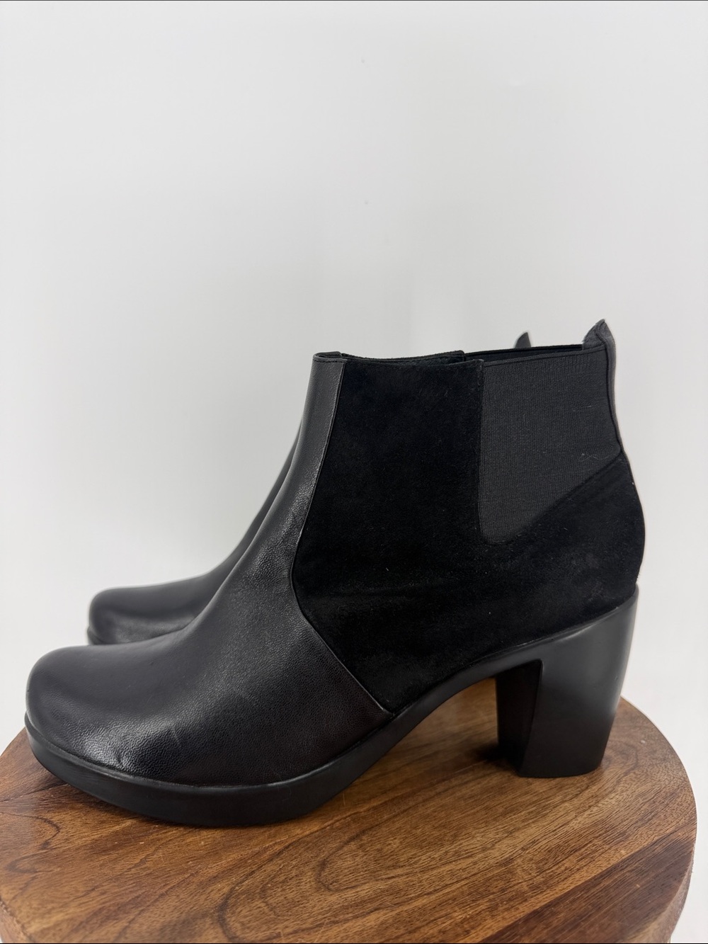 Dansko Tiffany Black Leather Suede Chelsea Ankle Boots Size 40 Heeled